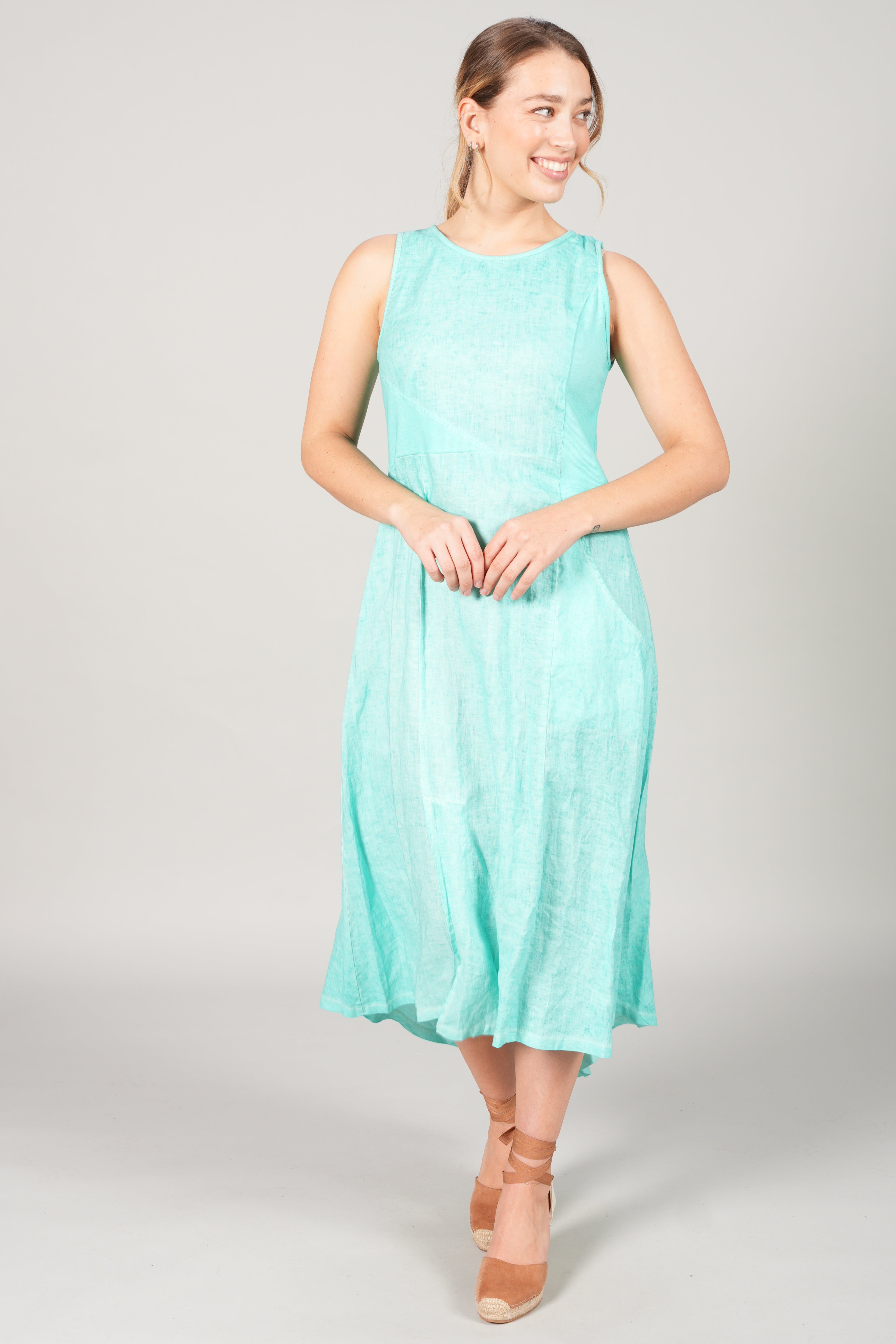 ROBE EN LIN SANS MANCHES