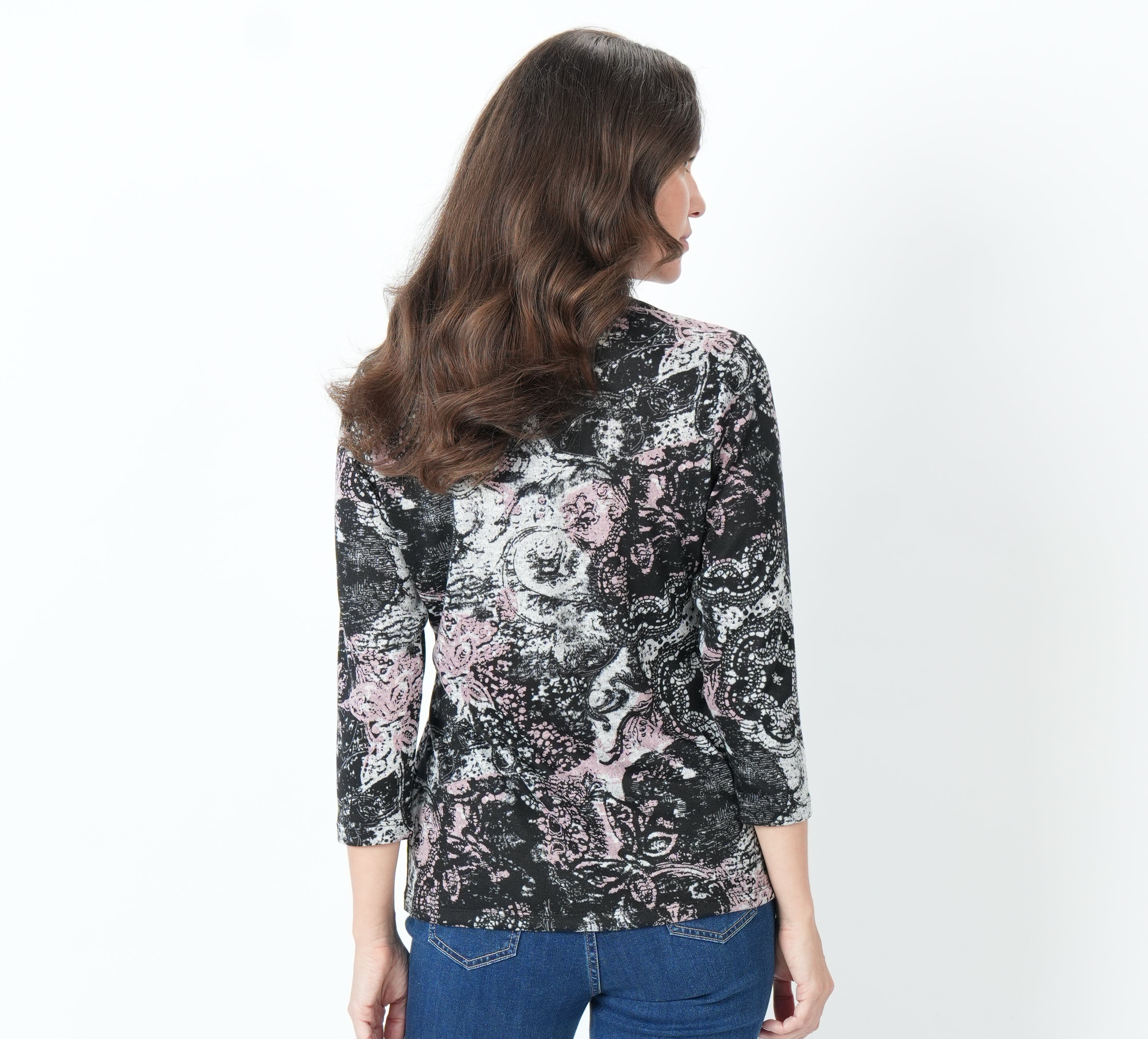 3/4 SLEEVE ROUND NECK TOP WITH BUTTONS