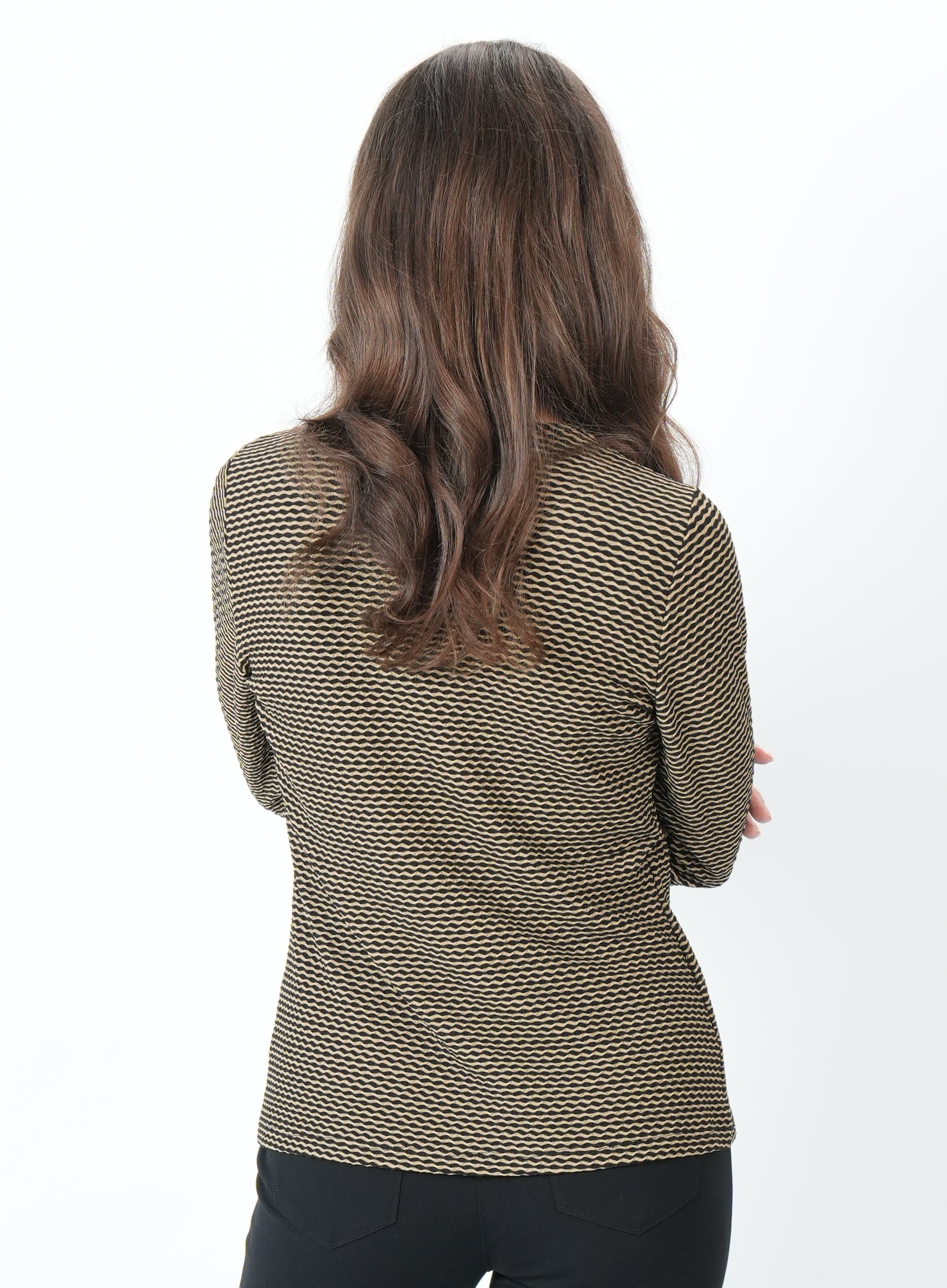 3/4 SLEEVE TOP WITH V-NECK AND BUTTONS