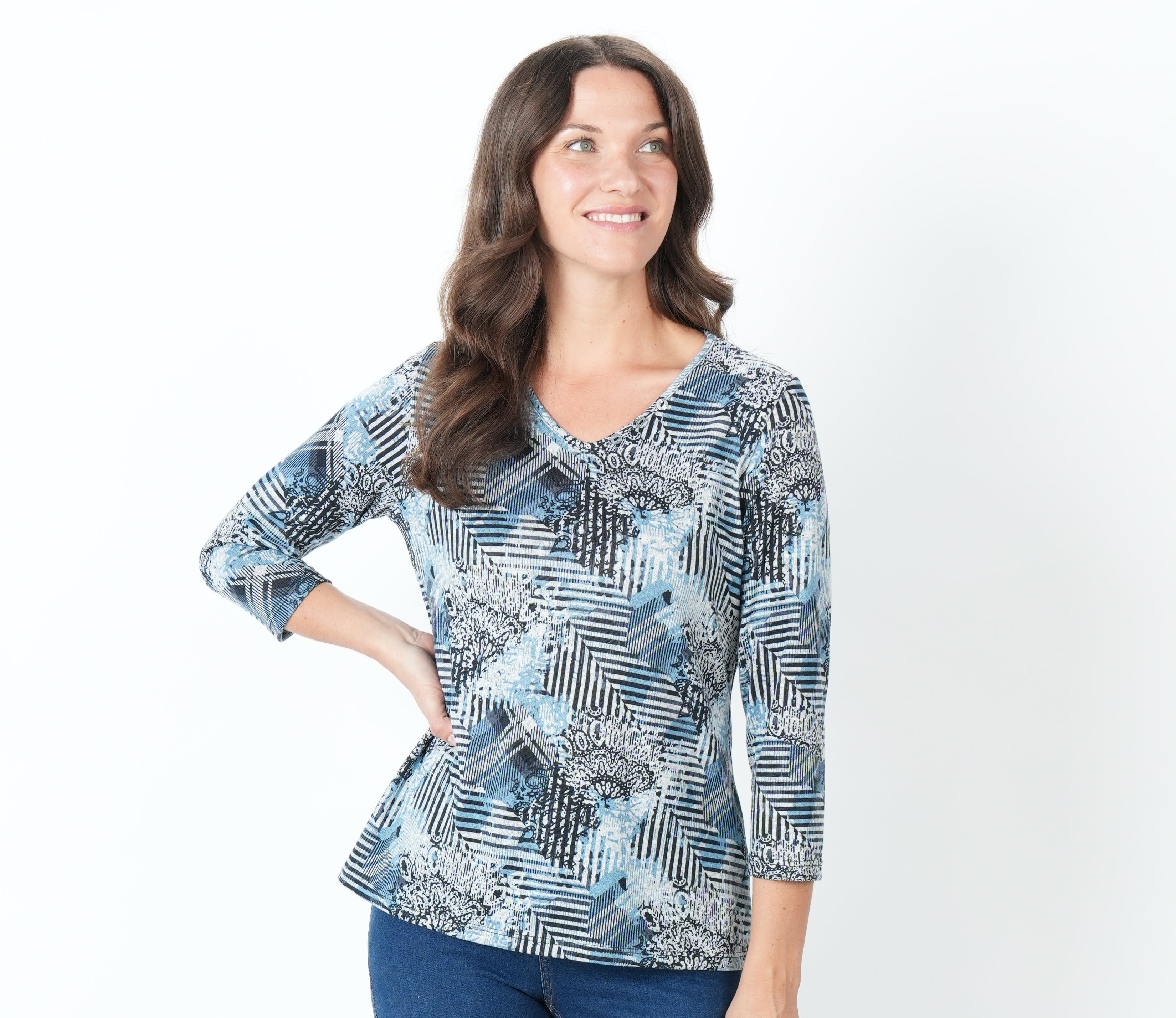 3/4 SLEEVE ROUND NECK TOP WITH BUTTONS