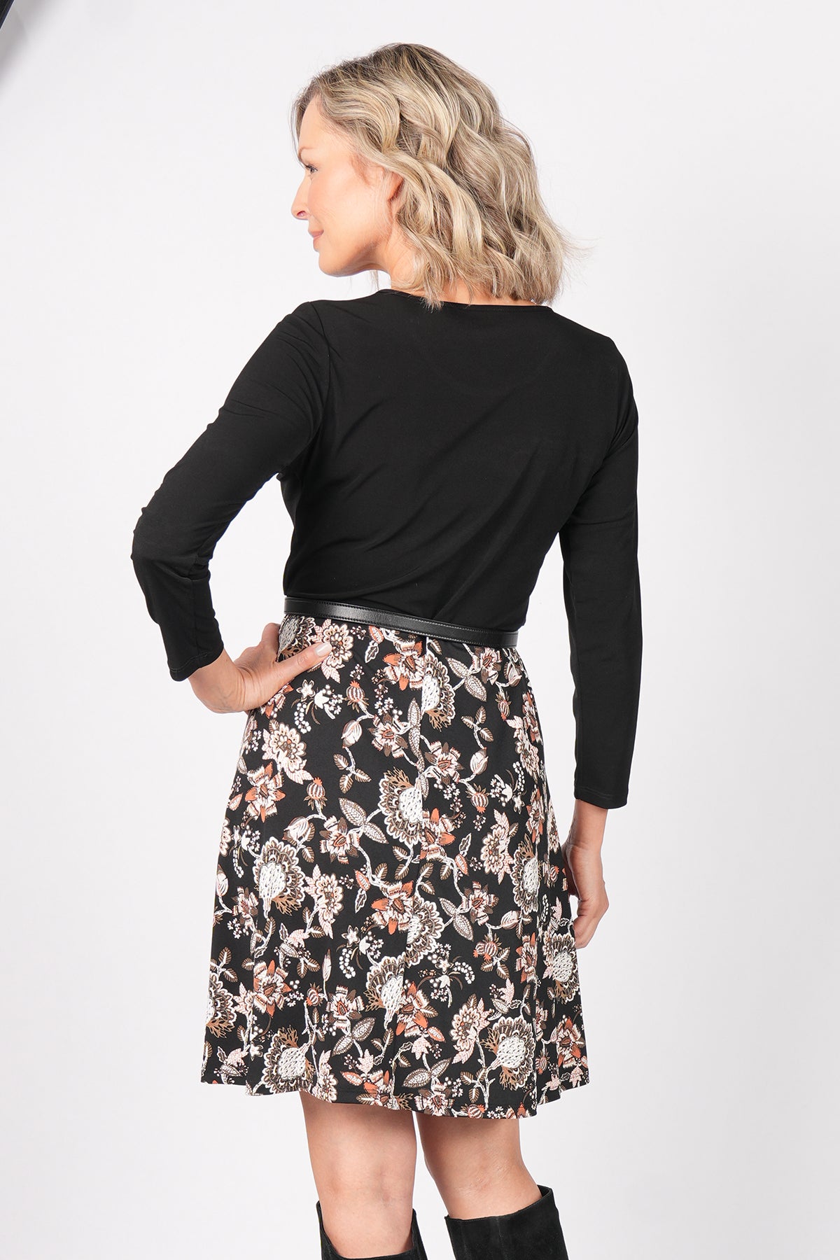 LONG SLEEVED DRESS