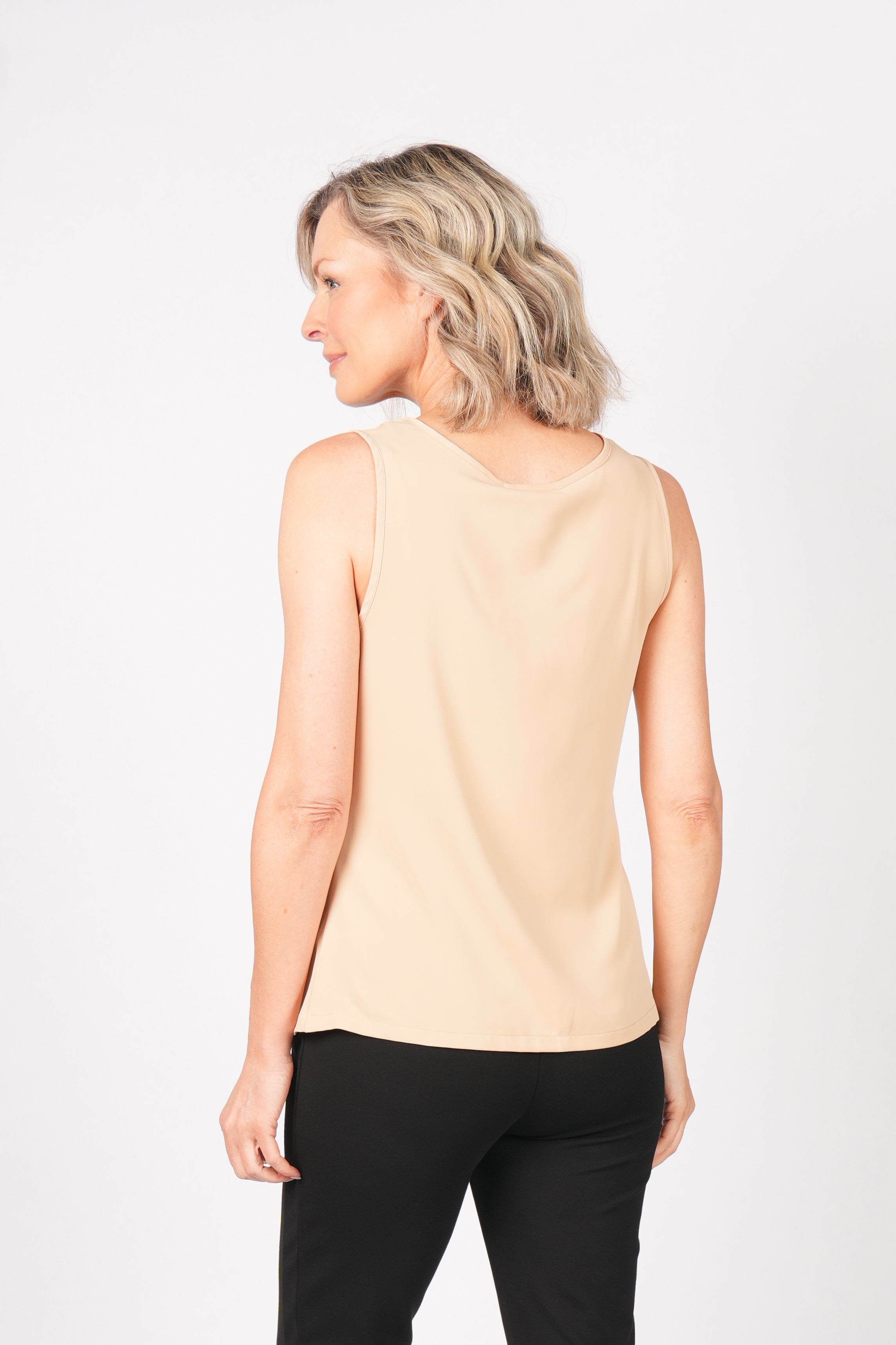 Camisole en Satin à Col Bénitier