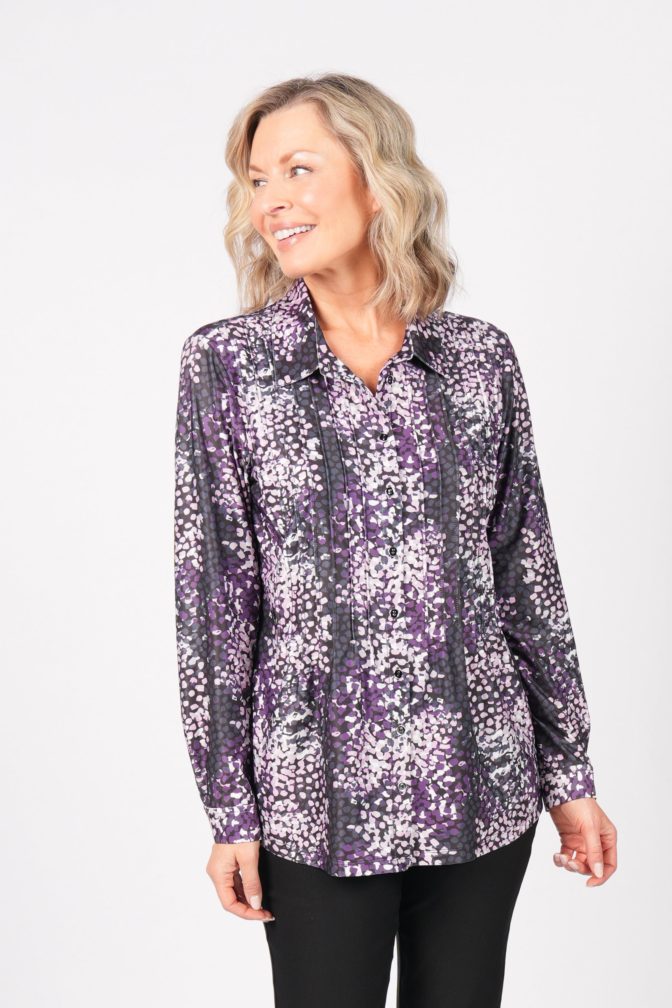 LONG-SLEEVED PLEATED BLOUSE