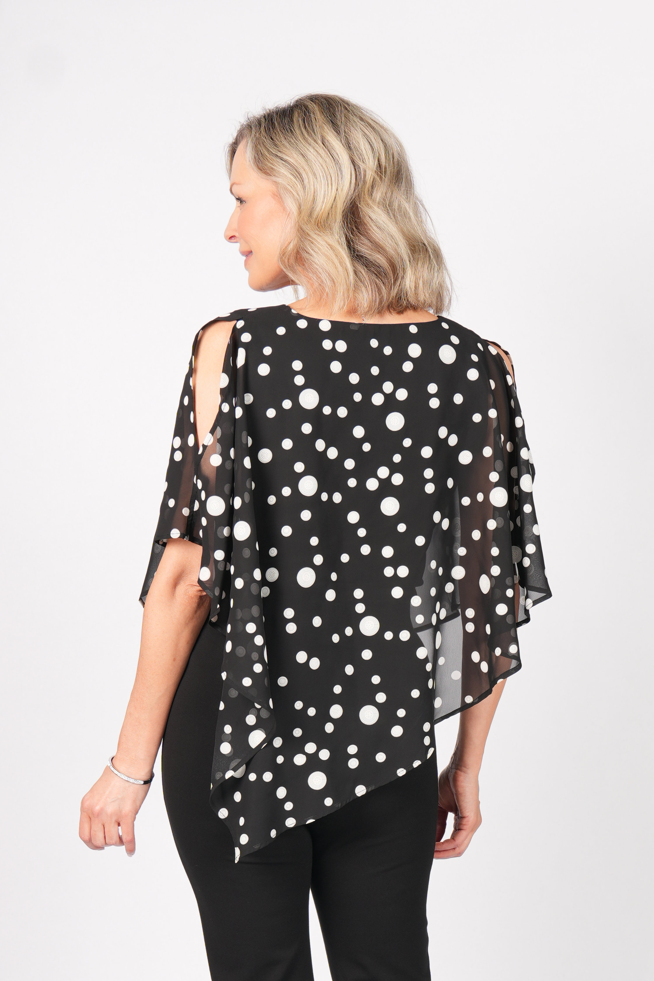 HAUT EN CHIFFON À POIS