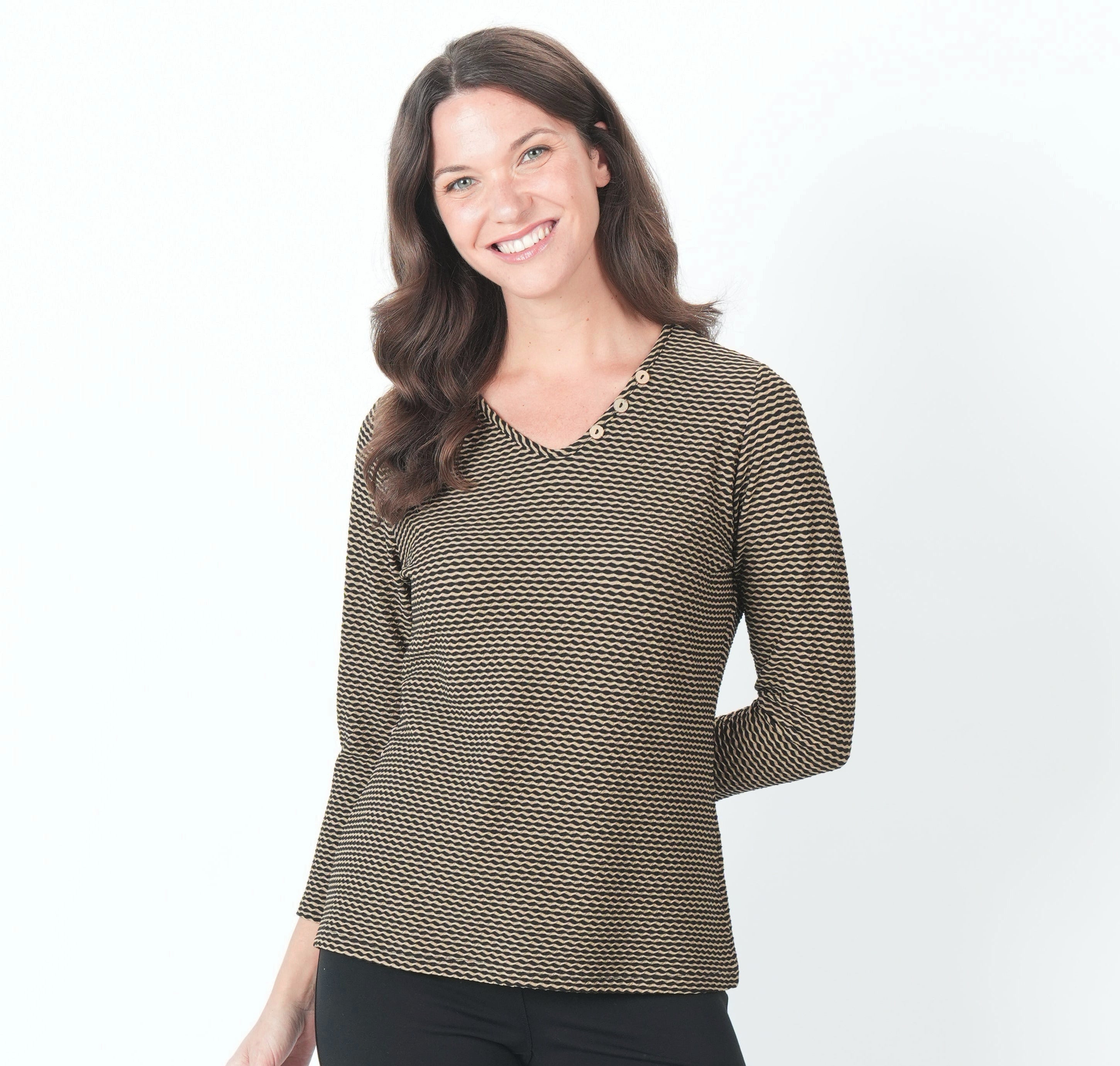 3/4 SLEEVE TOP WITH V-NECK AND BUTTONS