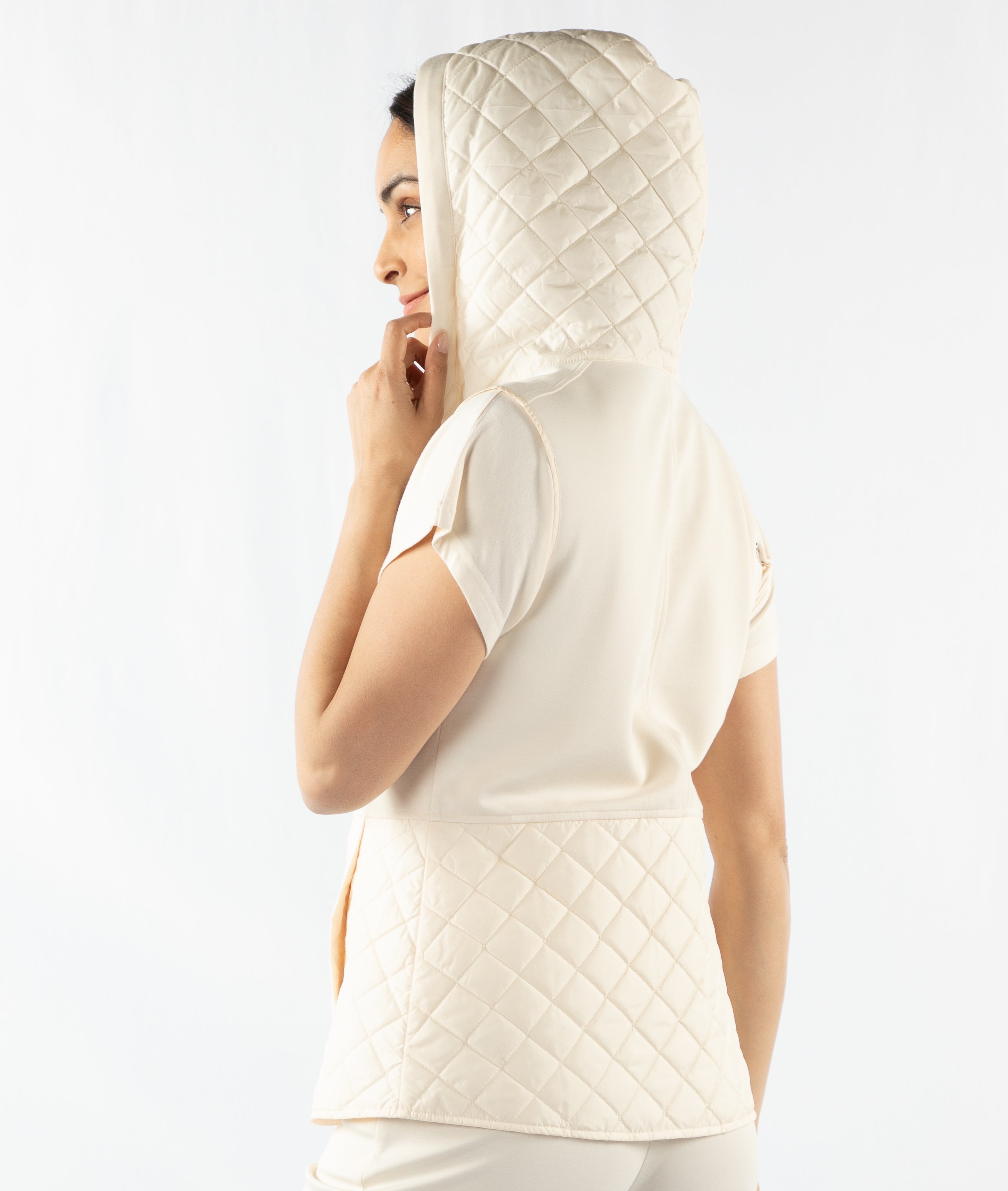 GILET SANS MANCHES À CAPUCHON