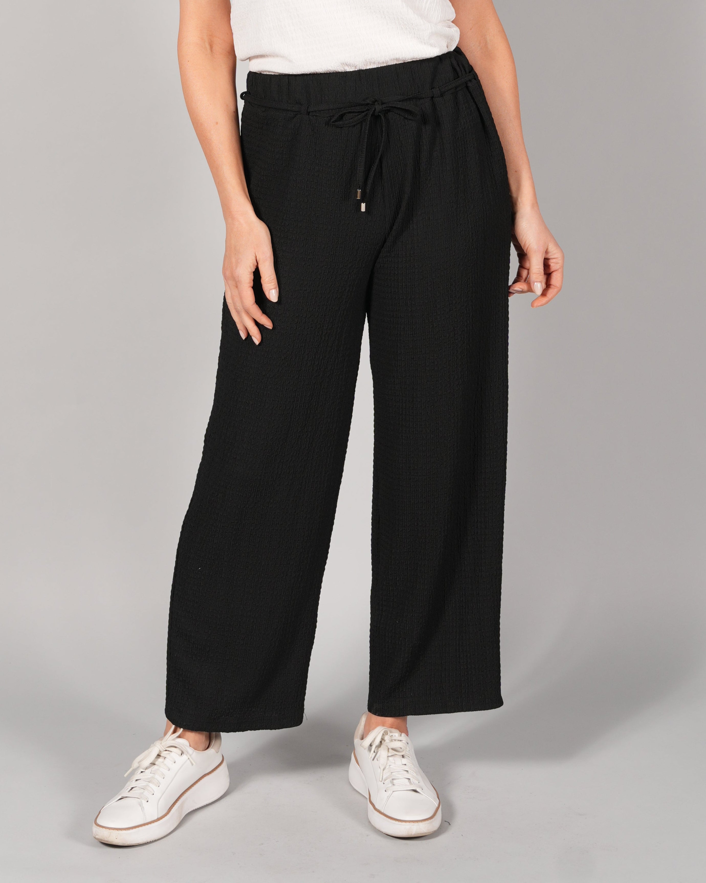 Vêtements femmes confortables, fabriqués localement au Québec. Boutique Marise, la destination québécoise pour toutes les occasions!