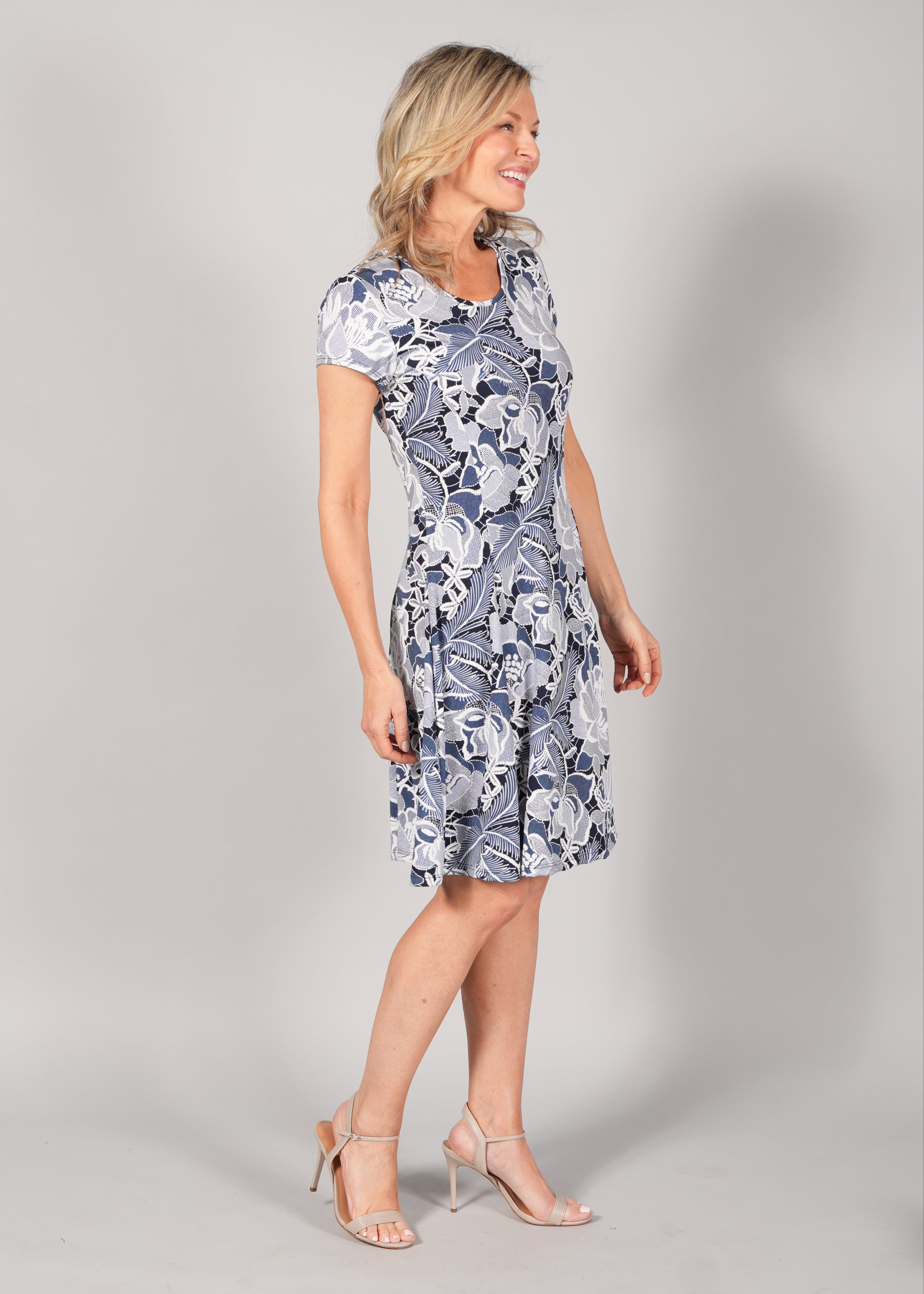 Vêtements femmes confortables, fabriqués localement au Québec. Boutique Marise, la destination québécoise pour toutes les occasions!